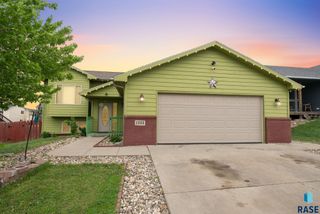 1204 N Mossy Oak Ave, Sioux Falls, SD 57103