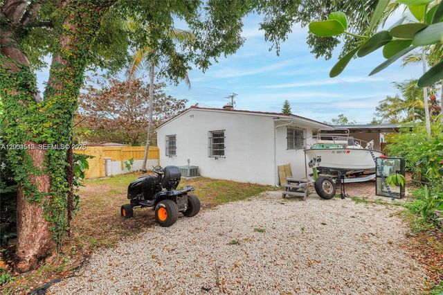 14601 NW 10th Ave 1, Miami, FL 33168