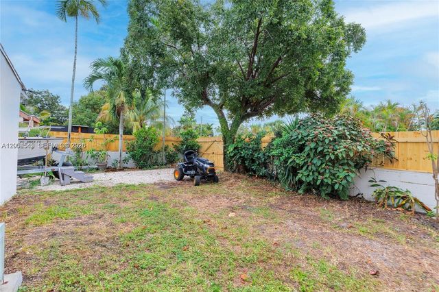 14601 NW 10th Ave 1, Miami, FL 33168