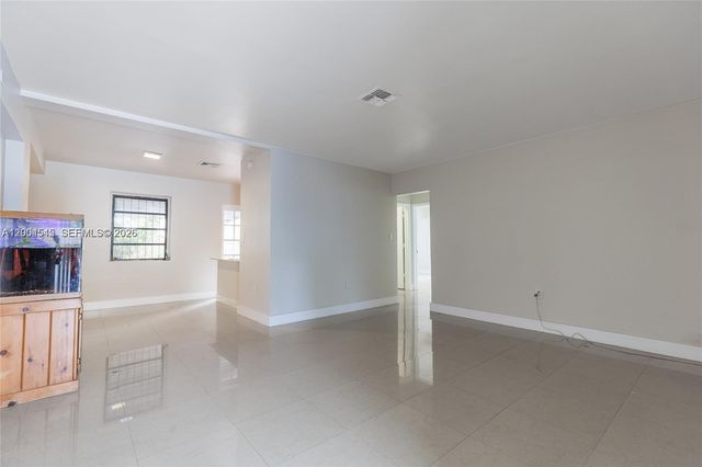 14601 NW 10th Ave 1, Miami, FL 33168