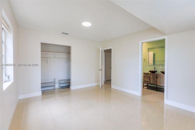 14601 NW 10th Ave 1, Miami, FL 33168