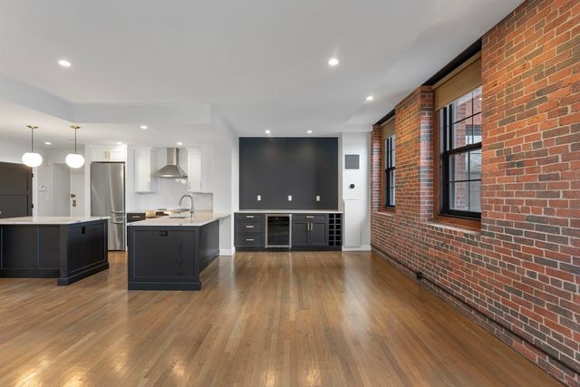 1241-1245 Adams F406, Boston, MA 02124