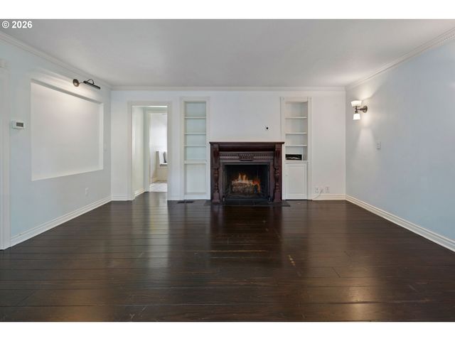 217 5TH St, Lake Oswego, OR 97034