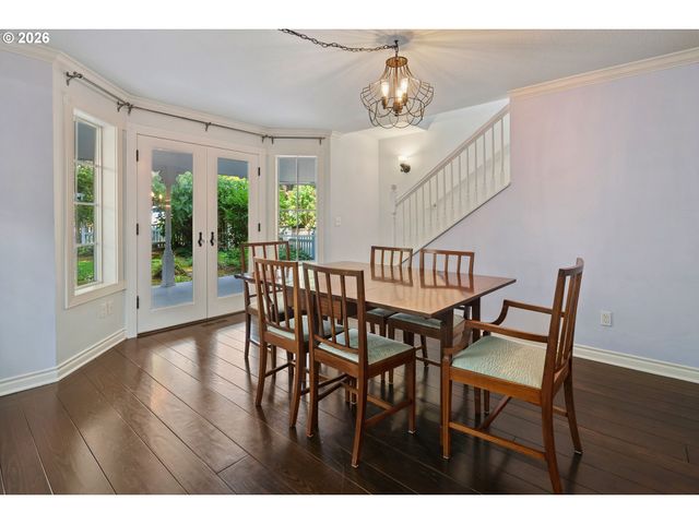 217 5TH St, Lake Oswego, OR 97034