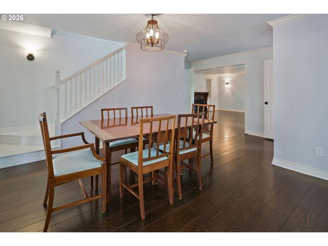 217 5TH St, Lake Oswego, OR 97034