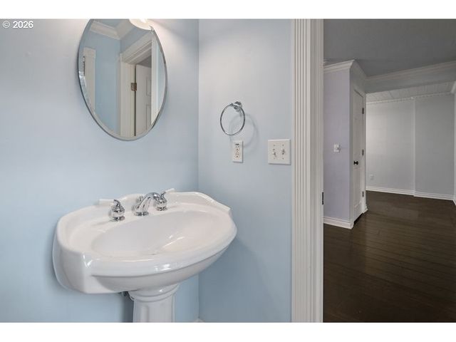 217 5TH St, Lake Oswego, OR 97034