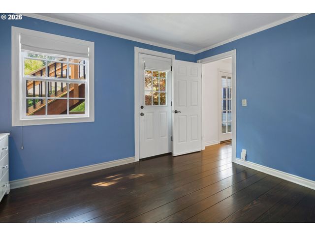 217 5TH St, Lake Oswego, OR 97034