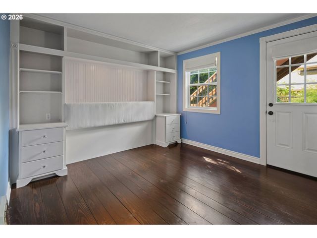 217 5TH St, Lake Oswego, OR 97034