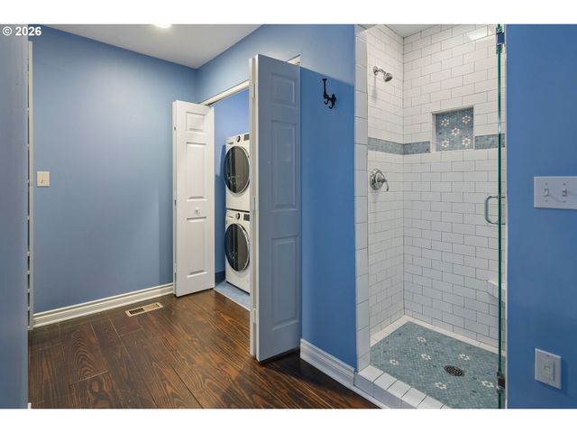 217 5TH St, Lake Oswego, OR 97034