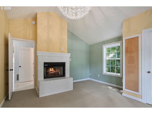 217 5TH St, Lake Oswego, OR 97034