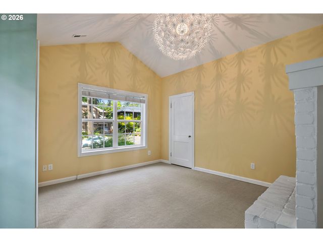 217 5TH St, Lake Oswego, OR 97034