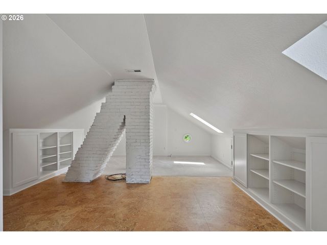 217 5TH St, Lake Oswego, OR 97034