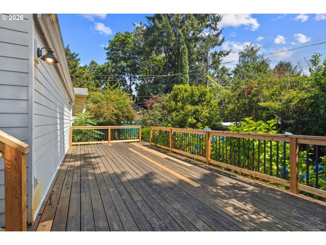 217 5TH St, Lake Oswego, OR 97034