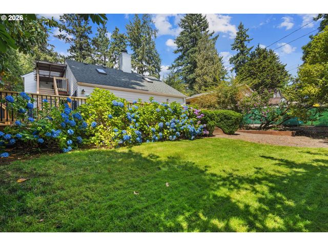 217 5TH St, Lake Oswego, OR 97034