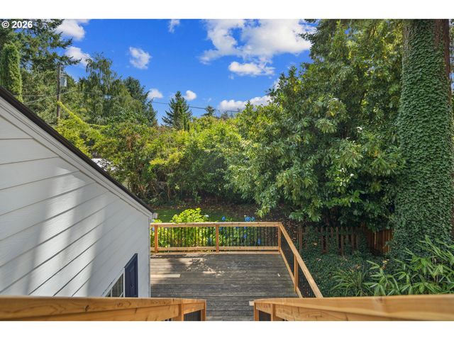 217 5TH St, Lake Oswego, OR 97034