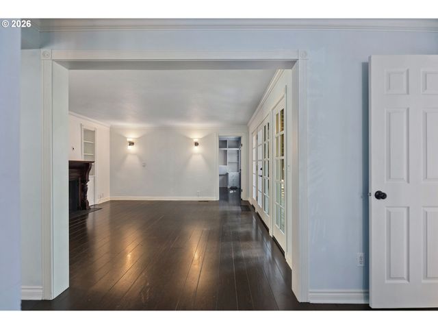 217 5TH St, Lake Oswego, OR 97034