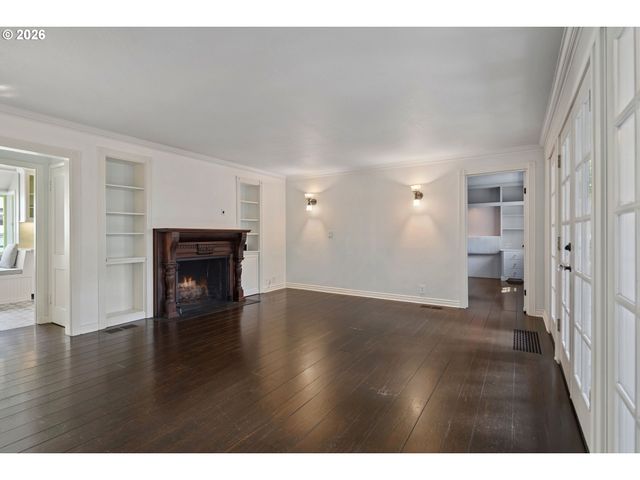 217 5TH St, Lake Oswego, OR 97034