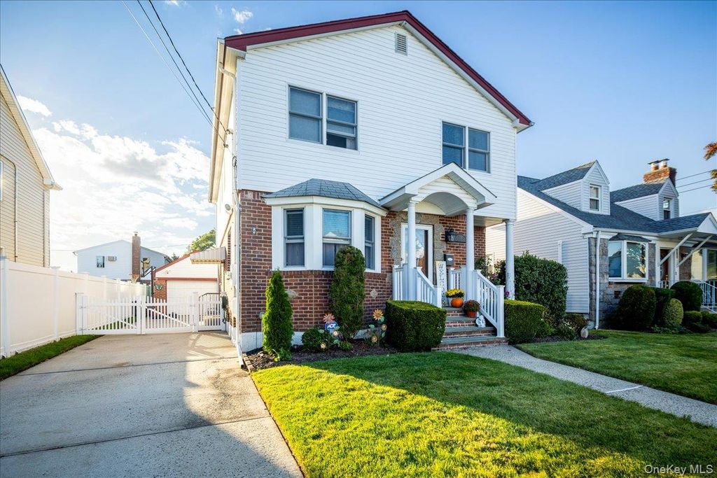206 Grange Street, Franklin Square, NY 11010 — exterior