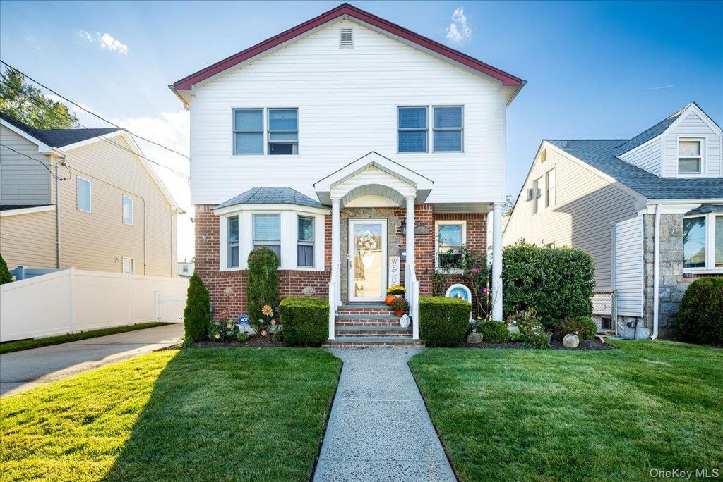 206 Grange Street, Franklin Square, NY 11010 — photo 2