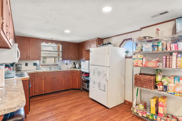 115 N Wall Street, Walnut Grove, MO 65770