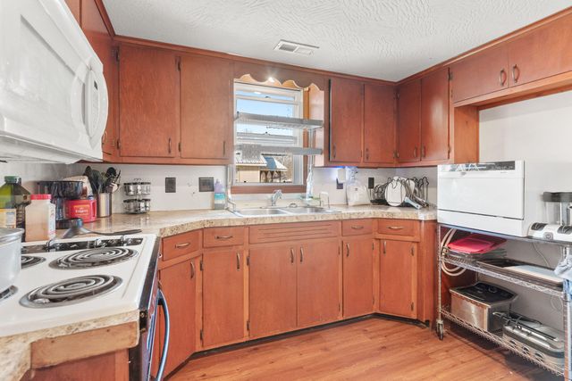 115 N Wall Street, Walnut Grove, MO 65770