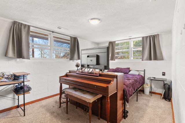 115 N Wall Street, Walnut Grove, MO 65770