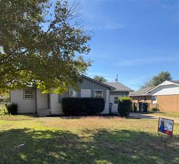 6106 NW Elm Ave, Lawton, OK 73505