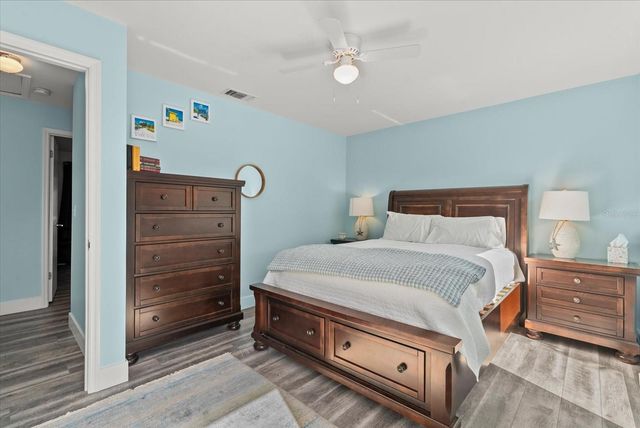 704 TROPICAL CIRCLE, Sarasota, FL 34242