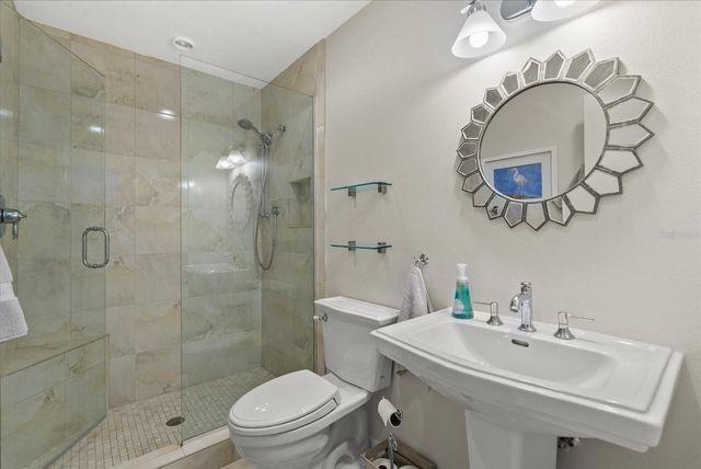 704 TROPICAL CIRCLE, Sarasota, FL 34242