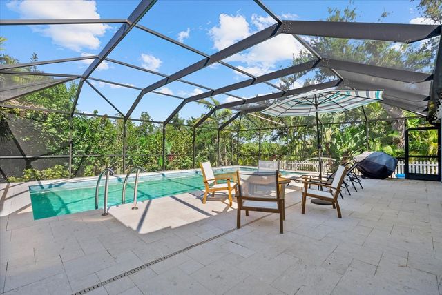 704 TROPICAL CIRCLE, Sarasota, FL 34242