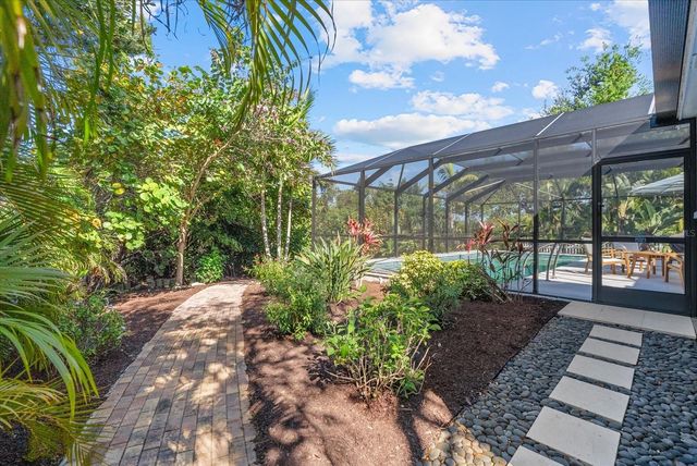 704 TROPICAL CIRCLE, Sarasota, FL 34242