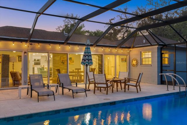 704 TROPICAL CIRCLE, Sarasota, FL 34242