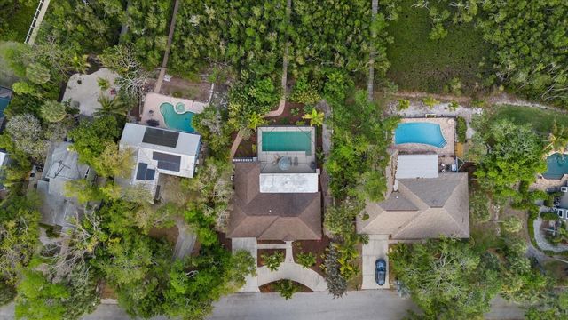 704 TROPICAL CIRCLE, Sarasota, FL 34242