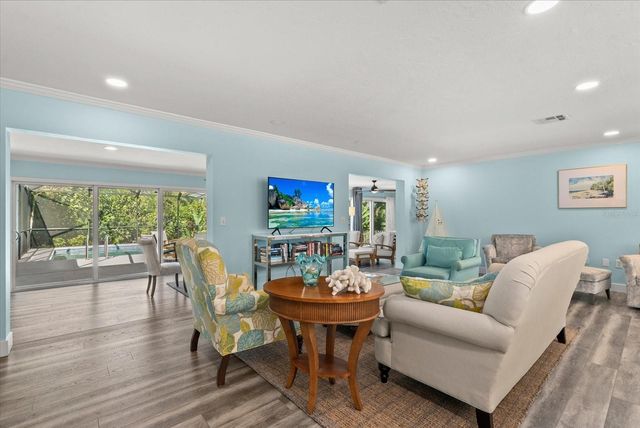 704 TROPICAL CIRCLE, Sarasota, FL 34242