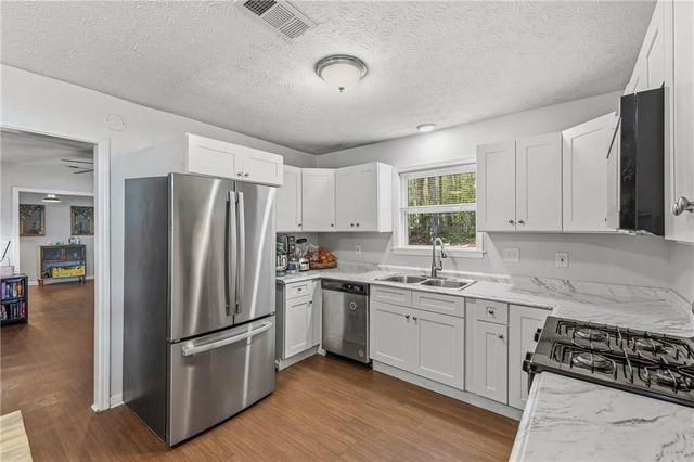 6255 Beaver Creek Trail, Atlanta, GA 30349