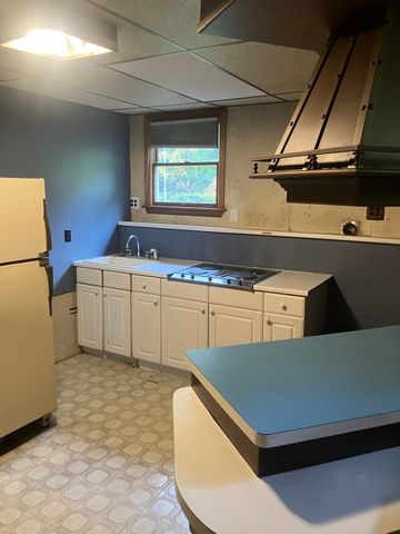 5 Clinton St, Wilmington, MA 01887
