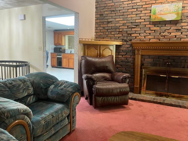 5 Clinton St, Wilmington, MA 01887