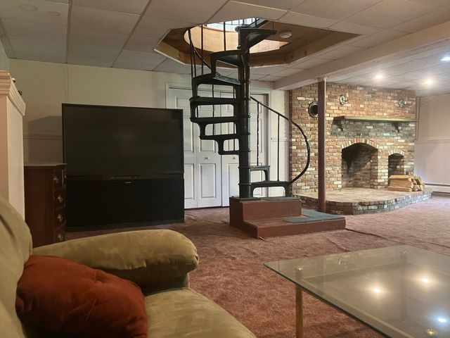 5 Clinton St, Wilmington, MA 01887