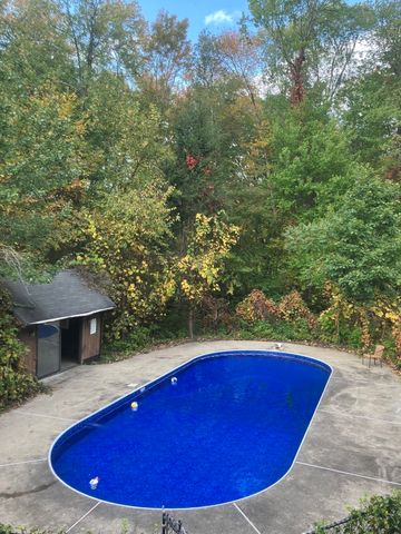 5 Clinton St, Wilmington, MA 01887