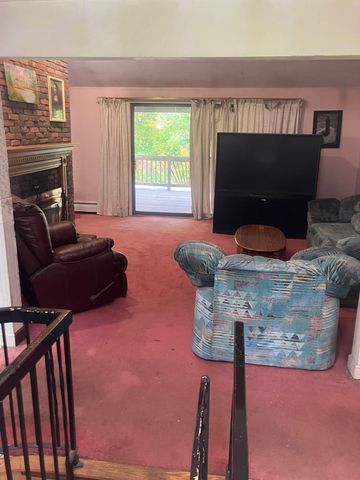 5 Clinton St, Wilmington, MA 01887