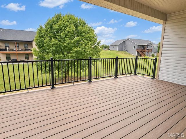 1843 Robins Mill Court, Maryville, IL 62062