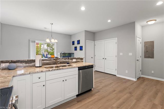 718 Battery AVE, Suffolk, VA 23434