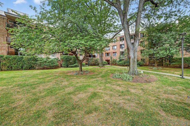 1101 Midland Avenue 121, Bronxville, NY 10708