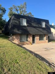 706 W Mission Avenue, Bellevue, NE 68005
