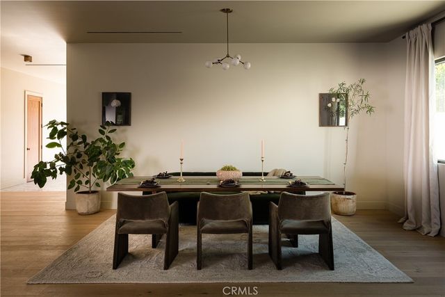 15719 Hartsook, Encino, CA 91436