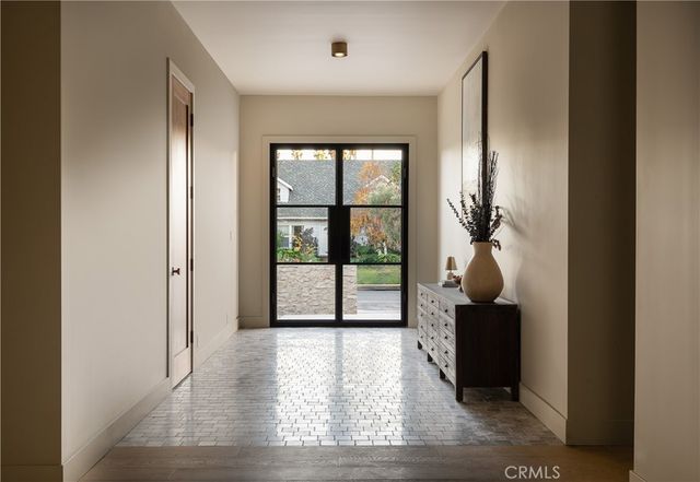 15719 Hartsook, Encino, CA 91436