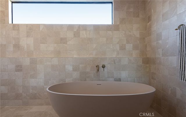 15719 Hartsook, Encino, CA 91436