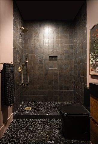 15719 Hartsook, Encino, CA 91436