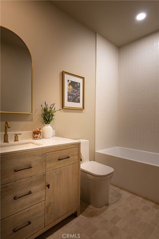 15719 Hartsook, Encino, CA 91436