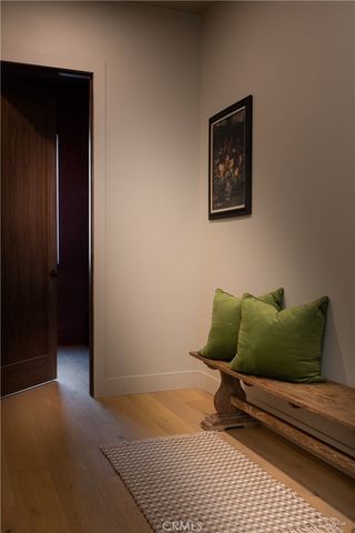 15719 Hartsook, Encino, CA 91436